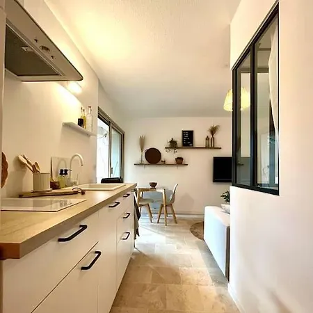 Magnifique Studio Au Calme Avec Grande Terrasse * Le Cannet